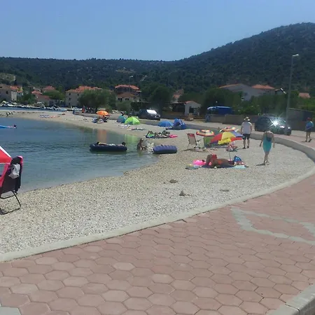 Natasa Винишче