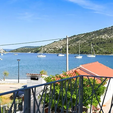 Natasa Винишче