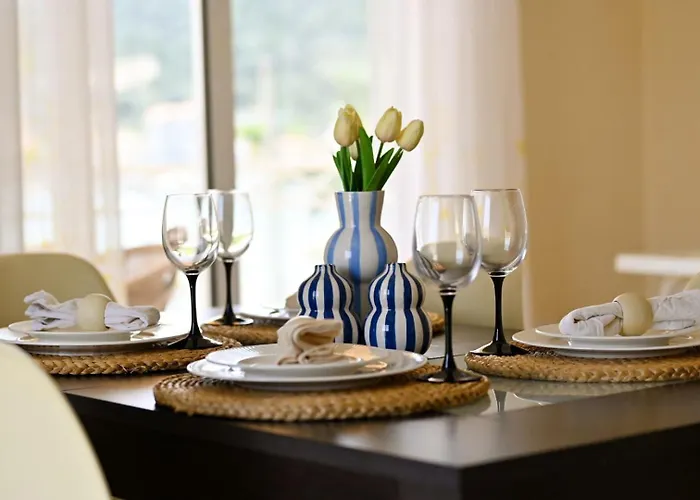 Natasa شقة Vinišće